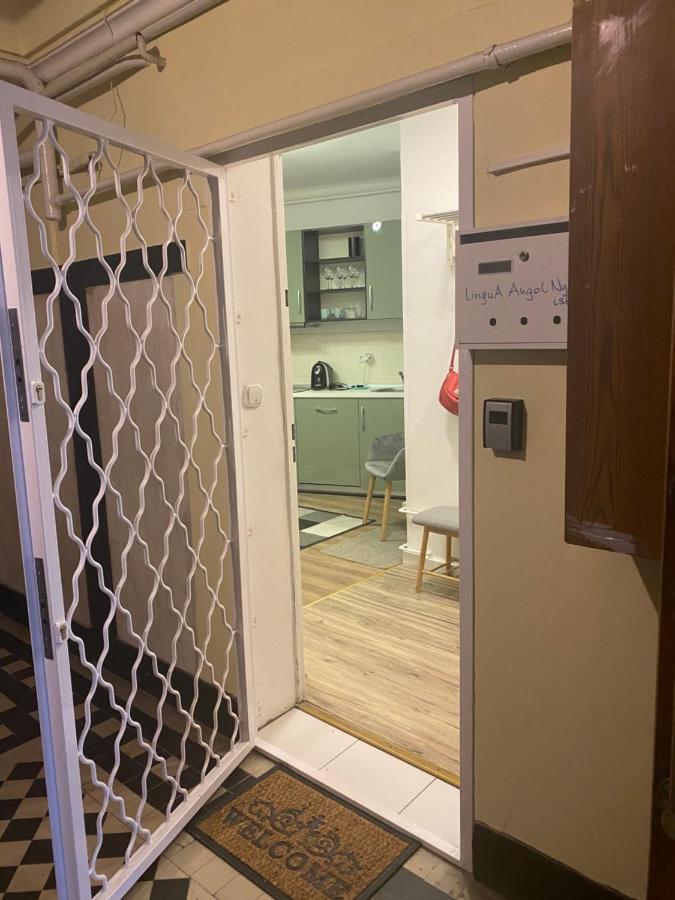 Tatra Apartment By The Danube Fully Accessible Budapest Luaran gambar